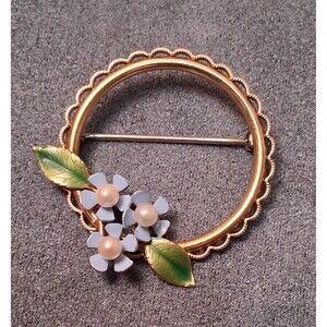 Krementz Enamel Flower Brooch Forget Me Not Wreath